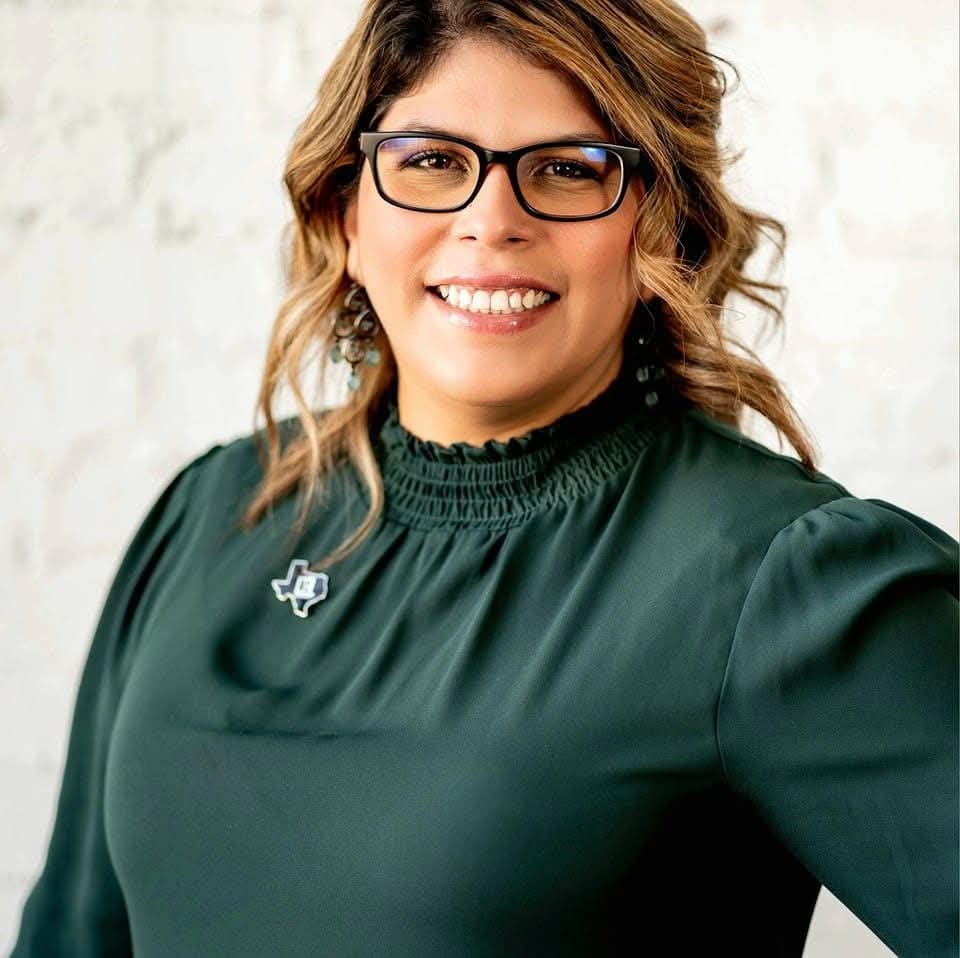 Roxana Breceda — Texas REALTOR®